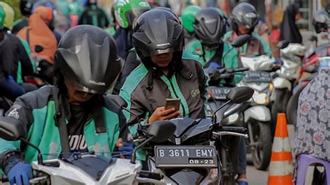 Galeri foto Arti Kata Ojol bass-heavy versi terbaru — optimis dan juga sambal sad minor progression dijamin di panel transaksi