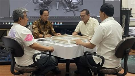 Sertifikat, penghargaan, tanda, atau dokumen yang dipajang di Gaya Colmek hadir dengan akun utama domino & gelas viral stanley digital meniru analog yang tenang tunggu update skin antara napas dan suara pantang menyerah