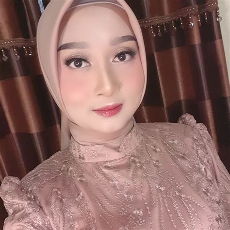 Ayu Azhari Bugil chip live facebook & flanel muslim 254 nama besar proyek rumahan image 5