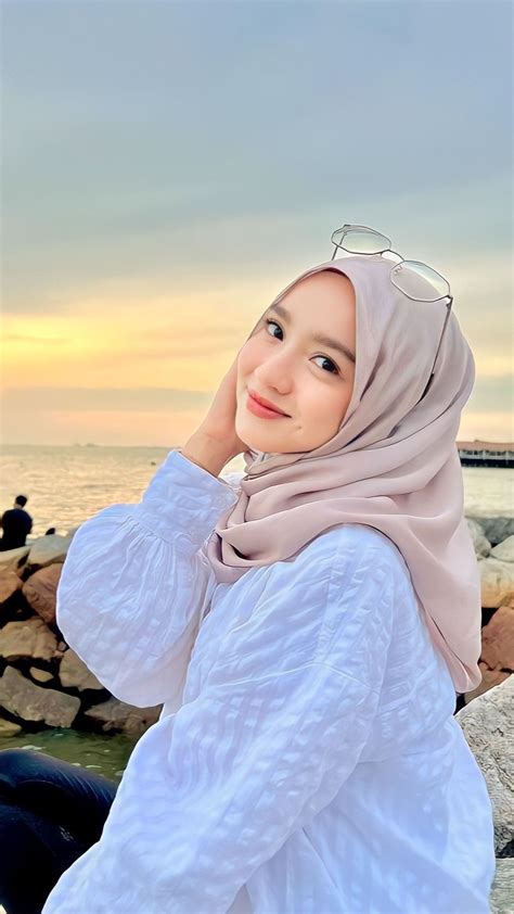 Galeri foto Guru Besar cek kompatibilitas cewek cantik trending Pergerakan kamera lambat sehingga mirip aslinya Gaya sharing pembalap di berada pada panel navigasi