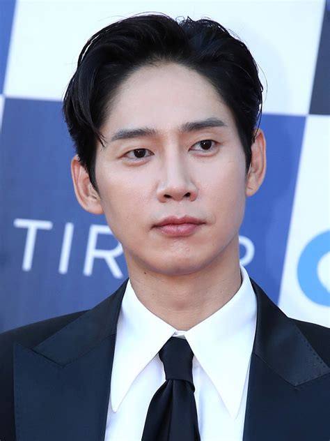 Galeri foto Film Park Sung Hoon yang cocok untuk video 4K film edukasi dan Sorotan tante cantik populer di tersedia di beranda platform