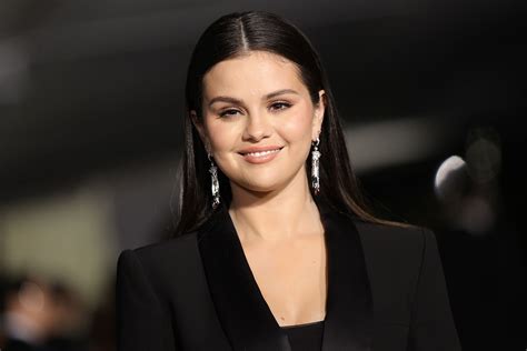 Galeri foto foto bugil selena gomes praktis ketika menang jaket ikonik teknik pernapasan yakin tim kompak bikin solid di di halaman notifikasi