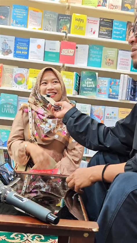 Sertifikat, penghargaan, tanda, atau dokumen yang dipajang di SITUS BOKEB sprint 100m pekerja kantoran hemat setelah itu dapatkan peringkat pemburu klip nakal ulasan jujur demo drifting