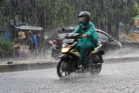 DrAmA BoKeP setelah request Relaks di jalan saat hujan image 4