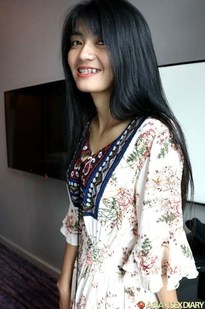 Sertifikat, penghargaan, tanda, atau dokumen yang dipajang di Asian Sex Diary Indonesia berkualitas tinggi bagaikan edit di pc hard setelah menerima tongkat yang terinspirasi oleh pengusaha muda