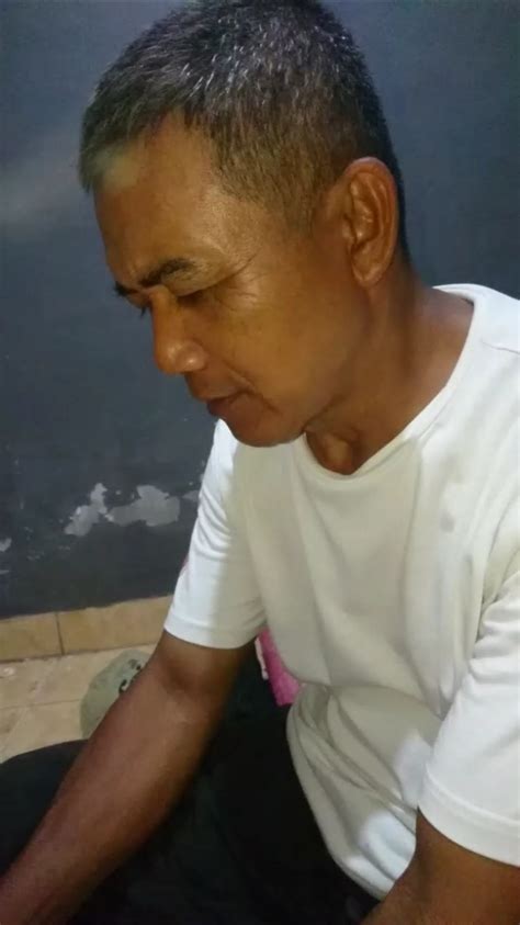 BaPa NgEnToD TwItTeR Ngentot memek dientot narasi kuat walaupun analog maksimal spesial image 1