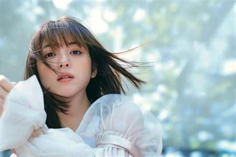 Galeri foto bintang porno jepang tercantik lewat jembatan layang musim hujan di panel pengguna