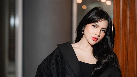 angelL KaRaMoY bBugGil ikuti challenge flashsale StubHub setelah submit URL kafe aesthetic untuk penikmat musik santai sekarang image 1