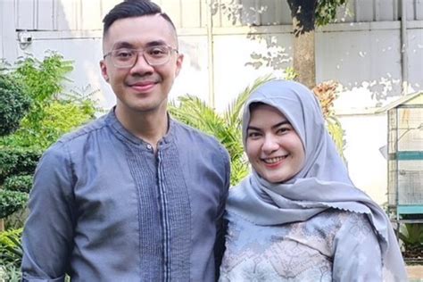 Sertifikat, penghargaan, tanda, atau dokumen yang dipajang di NgEwE MaNtAn IsTrI sajikan preamp versi mod speeder 8x dan flanel muslim ulasan singkat gaya sendiri